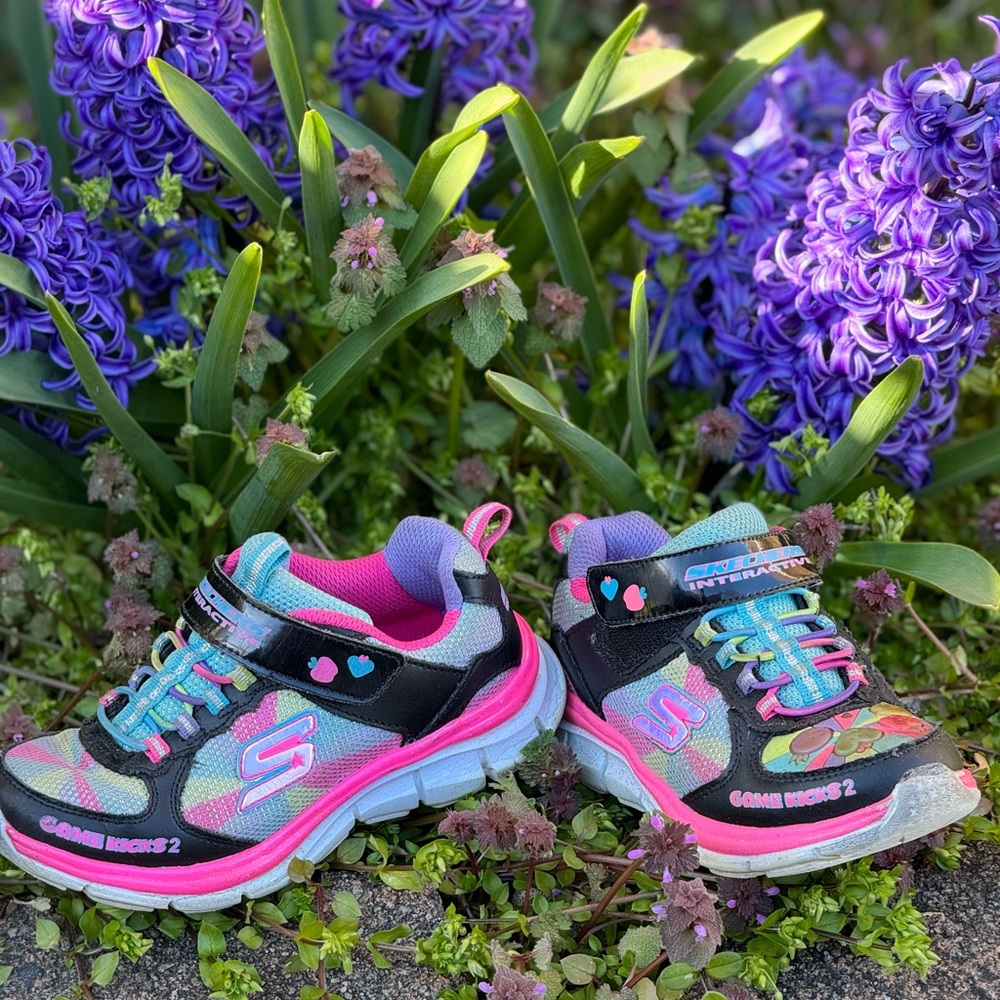 Skechers